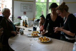 Anna Schapiro, Kolleg für studentischen Austausch und gutes Essen (Collective for Student Exchange and Good Food), 2009-2011