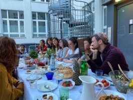 Anna Schapiro, SOVMESTINY STOL: Berlin - Michigan, 2021 Anna Schapiro, visual artist, writer and editor based in Berlin