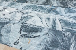 Anna Schapiro, SCHNITT DURCH DEN TIEFEREN GRUND EINER FALTENMOLASSE, 2018