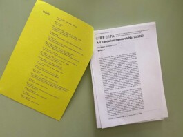 Anna Schapiro, Stuhl Dazwischen Stuhl, oder: Über die Qualitäten eines Blickes und die Öffnung hin zu neuen Narrationen, 2022 Anna Schapiro, visual artist, writer and editor based in Berlin