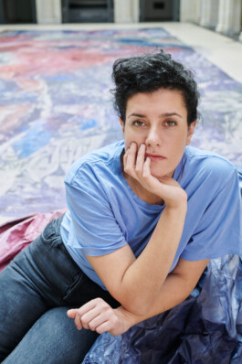 Anna Schapiro, Portrait, Offene Geheimnisse I (Open Secrets I), (Blue Violet, Indigo, Payne's Grey, Slate Grey, Bordeaux, Burnt Sienna, Yellow Ochre, genuine Indigo, Iron Oxide Red, Bohemian Green Earth), 2023, photo: Valeria Mitelman