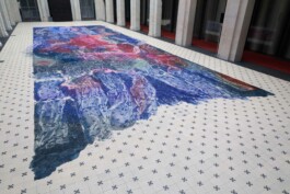 Anna Schapiro, Offene Geheimnisse I (Open Secrets I), (Blue Violet, Indigo, Payne's Grey, Slate Grey, Bordeaux, Burnt Sienna, Yellow Ochre, genuine Indigo, Iron Oxide Red, Bohemian Green Earth), 2023, photo: Benjamin Renter