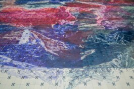 Anna Schapiro, Offene Geheimnisse I (Open Secrets I), (Blue Violet, Indigo, Payne's Grey, Slate Grey, Bordeaux, Burnt Sienna, Yellow Ochre, genuine Indigo, Iron Oxide Red, Bohemian Green Earth), 2023, photo: Benjamin Renter