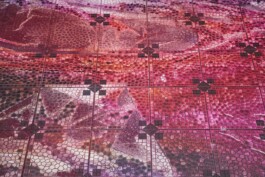 Anna Schapiro, Offene Geheimnisse I (Open Secrets I), (Blue Violet, Indigo, Payne's Grey, Slate Grey, Bordeaux, Burnt Sienna, Yellow Ochre, genuine Indigo, Iron Oxide Red, Bohemian Green Earth), 2023, photo: Benjamin Renter